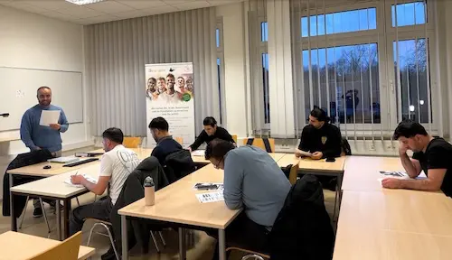 Junge Emsländer bei einer Veranstaltung